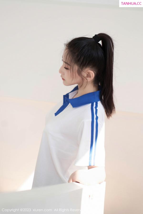   [XiuRen]高清写真图 2023.07.20 No.7110 沈青黛 学妹装扮第12张图片